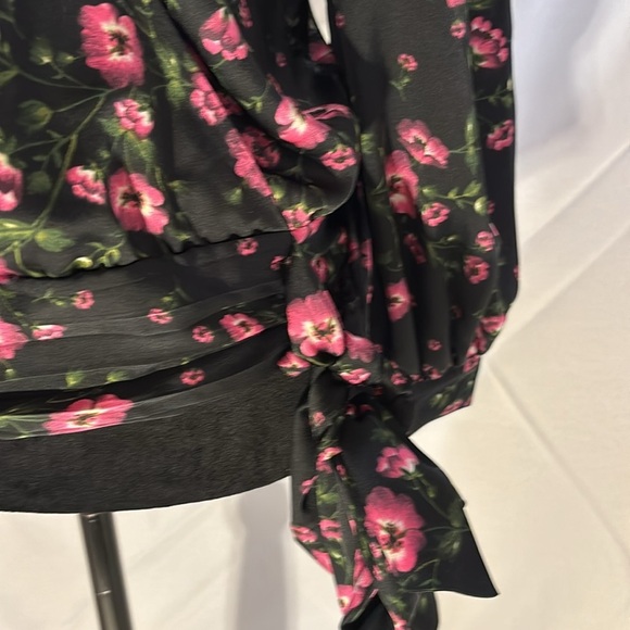 Banana Republic Floral Satin Wrap Top Blouse V-Neck Size M - Picture 2 of 14